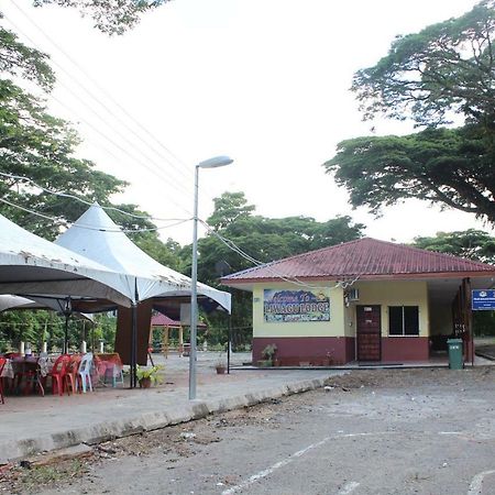 Liwagu Lodge Ranau Esterno foto