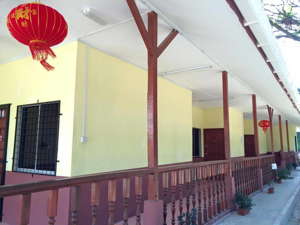 Liwagu Lodge Ranau Esterno foto