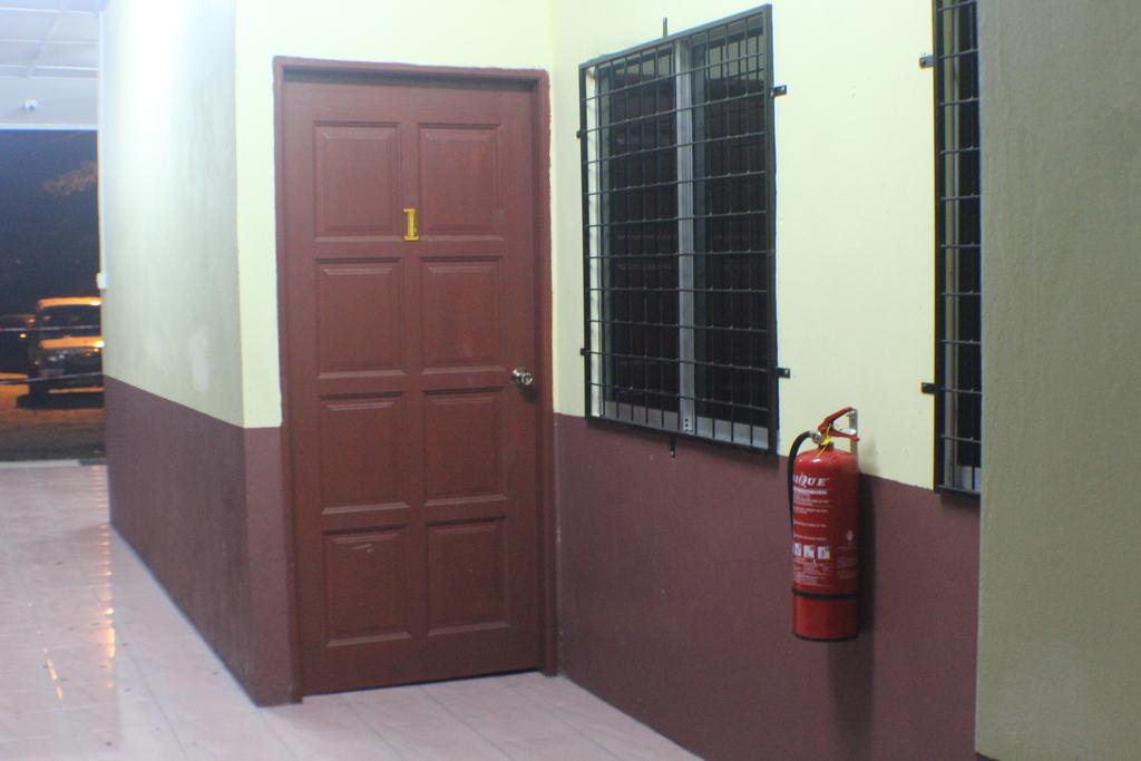 Liwagu Lodge Ranau Esterno foto