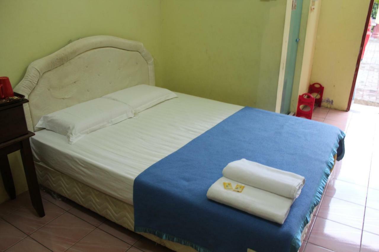 Liwagu Lodge Ranau Esterno foto