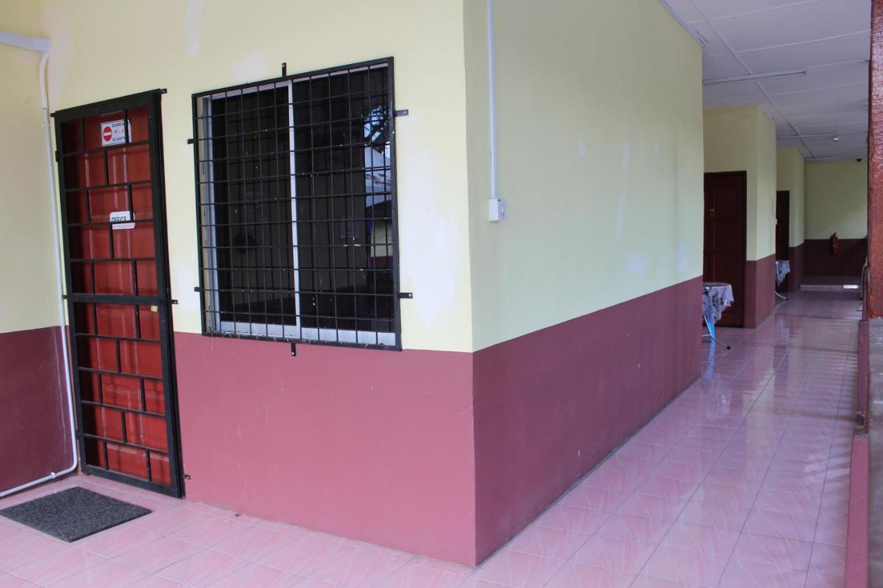 Liwagu Lodge Ranau Esterno foto
